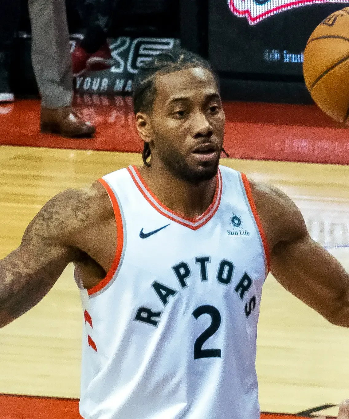 Kawhi Leonard est (presque) de retour aux Raptors. CC Chensiyuan SA