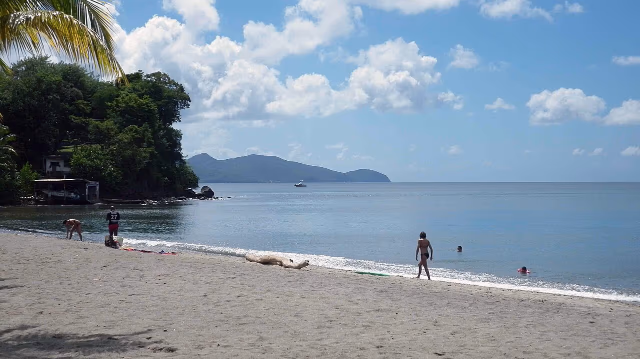 Vue de la plage de Madiana à Schoelcher