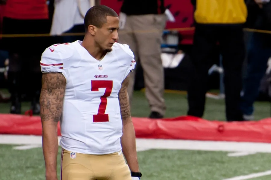 Colin Kaepernick en 2013 avec les 49ers de San Fransisco. CC Seatacular NC SA