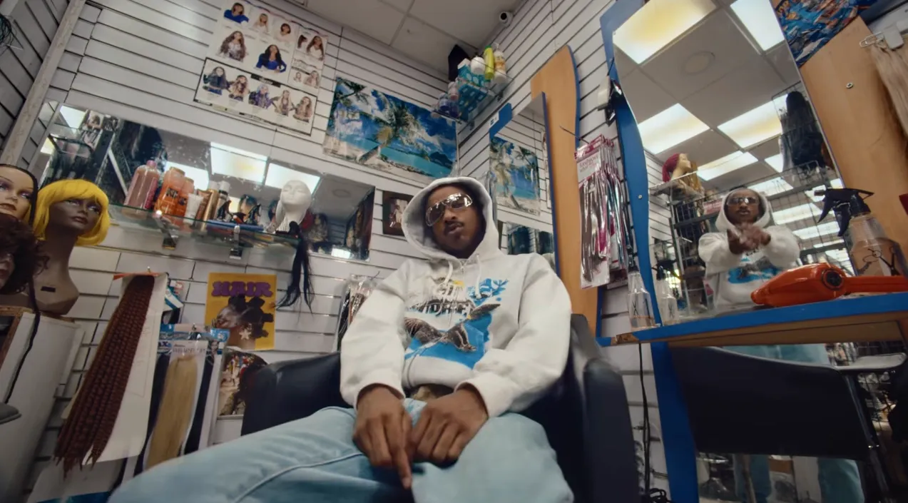 La Fève dans le clip de "Finis les" ©La Fève/Walone