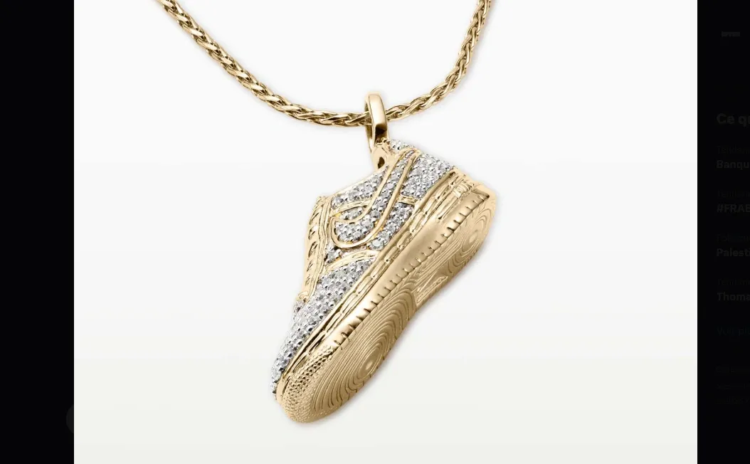 La Nike Air Force 1 Pave Necklace, pièce la plus chère de la collection Swoosh jewelry. ©Nike