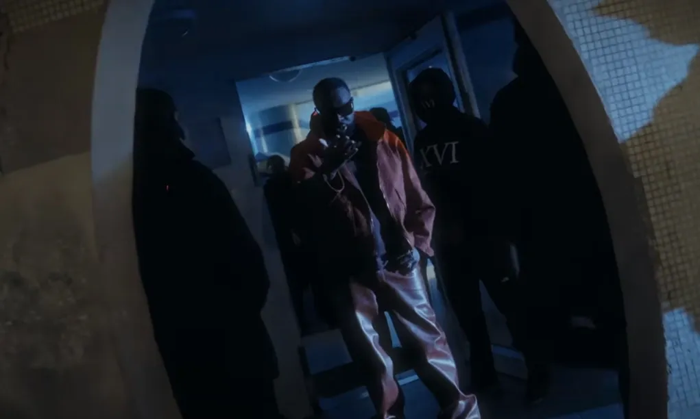 GIMS dans le clip de MAL AMOR, sorti en novembre 2025. ©XVImusic / Gims