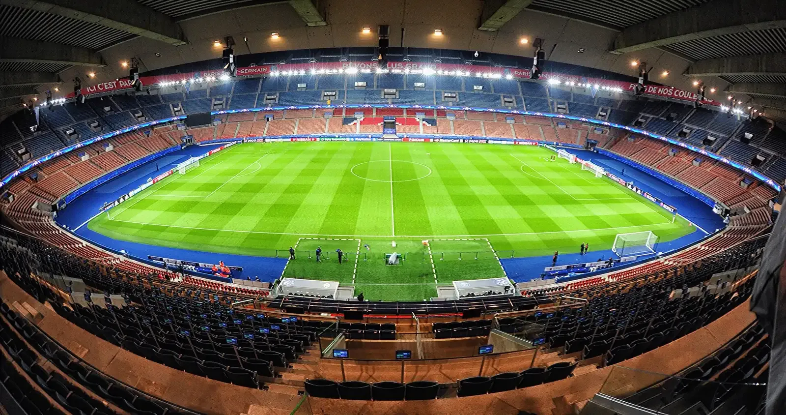 Le Parc des Princes, stade des champions de France en titre. CC Валерий Дед SA
